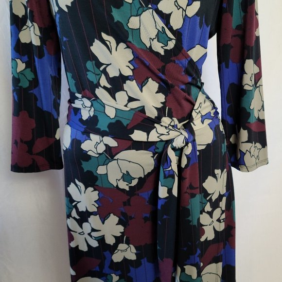 Sabie Blue Floral Print Tie Front Wrap Dress Size Medium 3/4 Length Sleeves - Picture 3 of 5